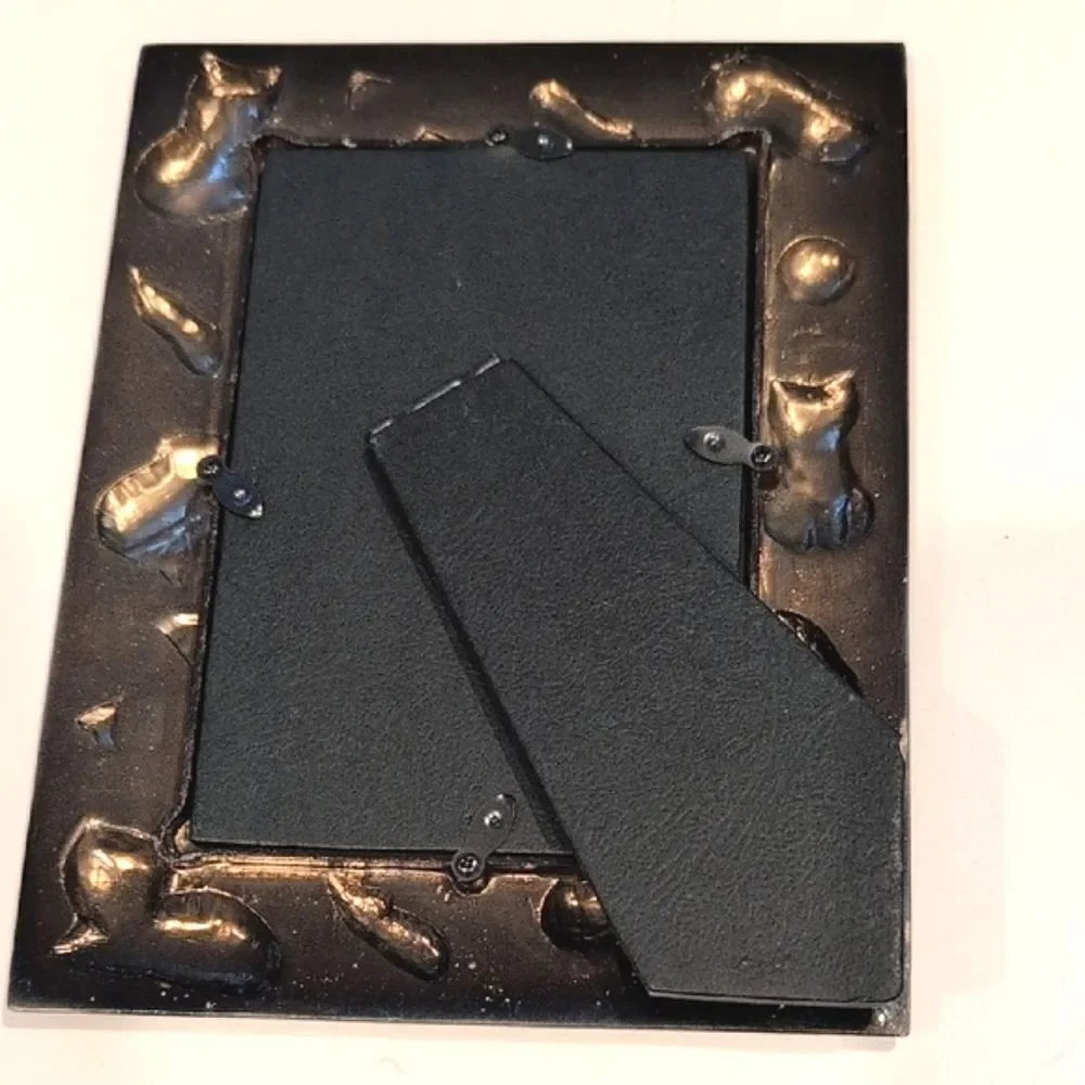 Pewter Tone Cat and Mouse Picture Photo Frame